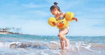 Entspannte Fahrt in den Urlaub während der Sommerferien in der BRD beach-1853540_640
