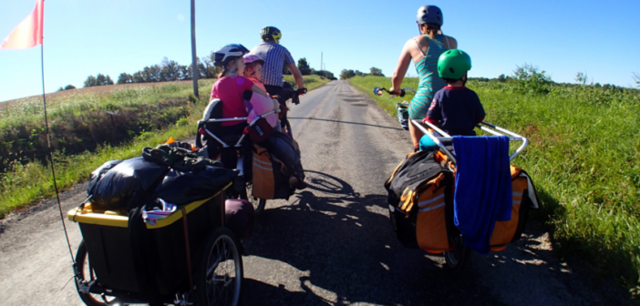 Eine Radtour mit der Familie macht Spaß - jedoch sollte diese vorher genau geplant werden. Bildquelle: @ Mark Stosberg / Unsplash.com