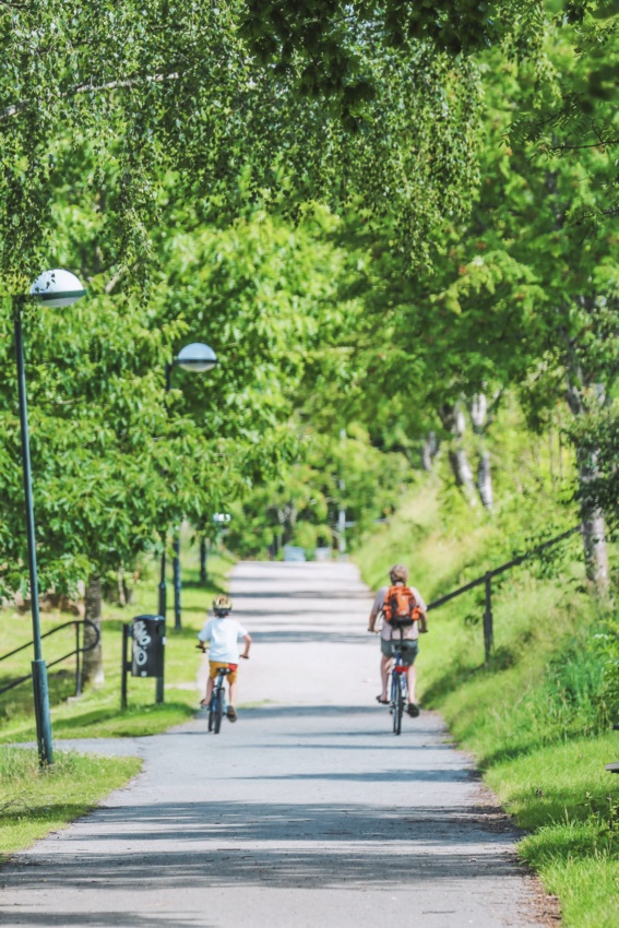 Auch Sicherheitsaspekte sind bei einer Radtour sehr wichtig. Bildquelle: @ Yiwen / Unsplash.com